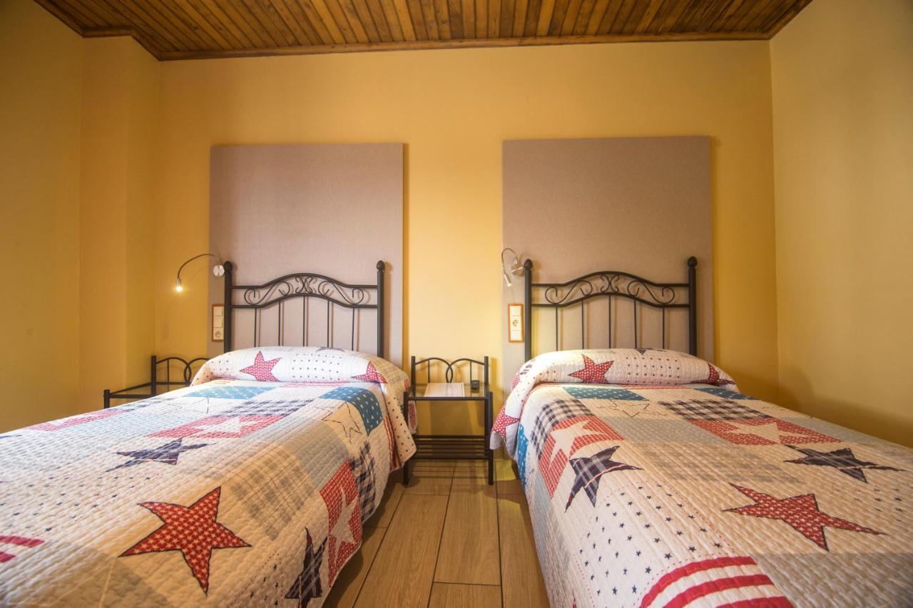 Casa Nunez Guest House Fonfria Luaran gambar